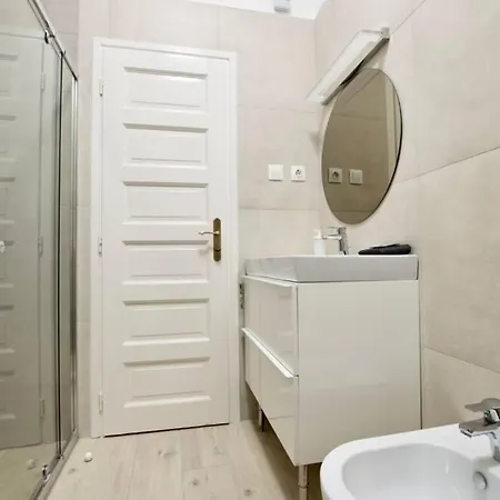 Premium By Hi5 - Astoria 4 Bedroom Apartment *